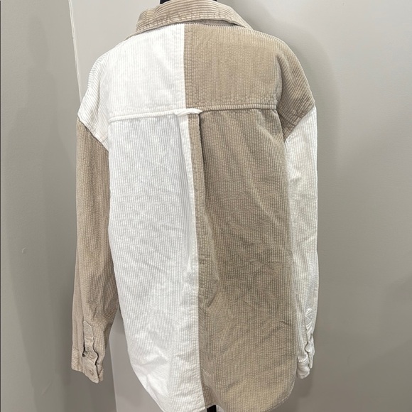 American Eagle Corduroy Button-Up Shirt size M - Picture 6 of 10